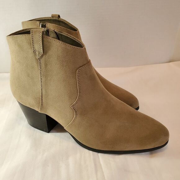 Old Navy Faux-Suede Western Ankle Boots for Women Size 10 Sage NWT - Picture 1 of 8